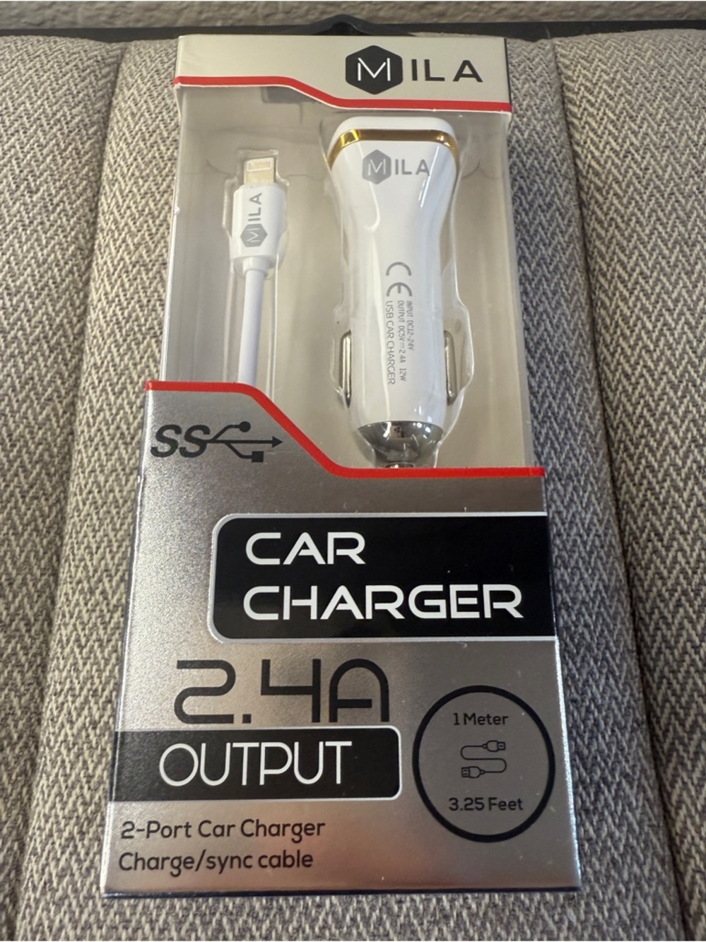 Car Charger Dual-Port With 2.4A Output With Lightning Cable in White - Picture 3 of 11